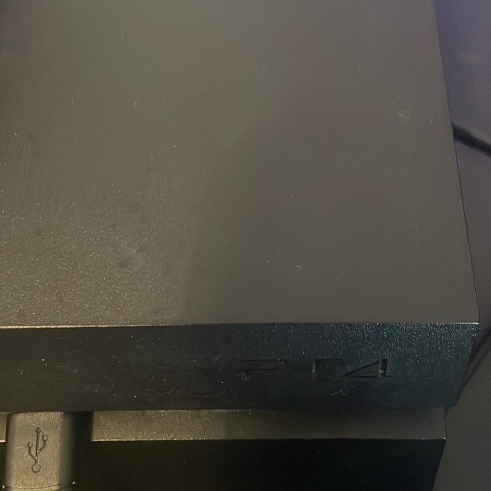 I’m selling a ps4 bundle - Picture 3 of 11